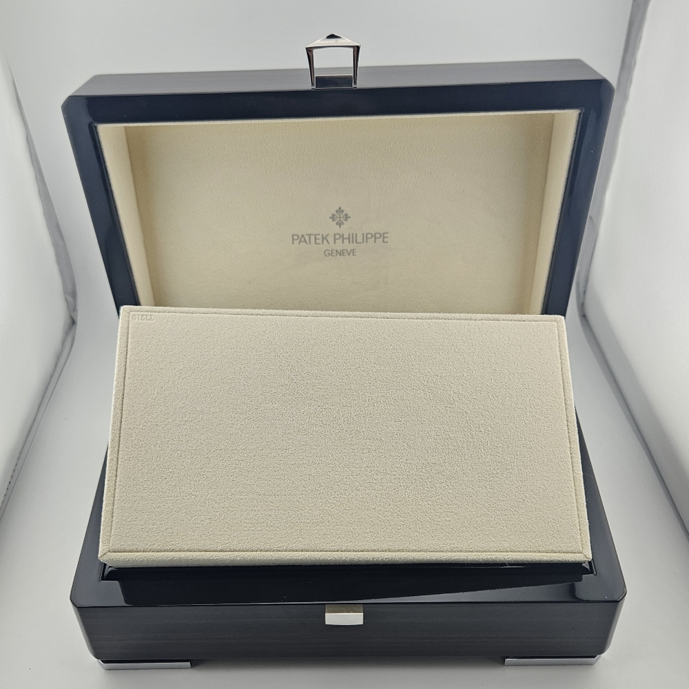 Patek Philippe brown wooden watch box with cover cloth - Picture 5 of 16